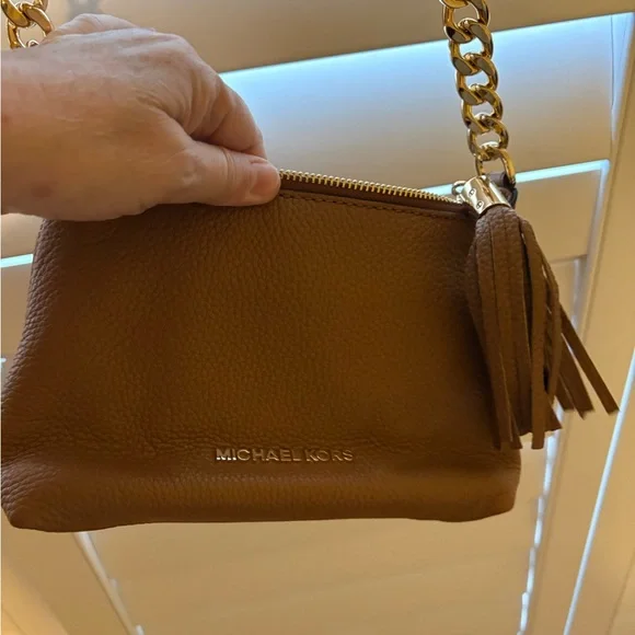 Michael Kors Tan Leather Crossbody Bag with Gold Chain - Picture 5 of 5